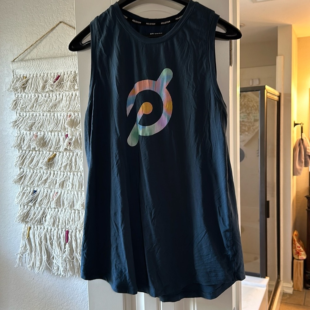 Sleeveless peloton shirt